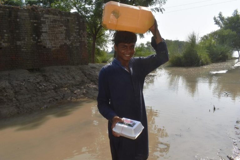 Pakistan flood relief 15